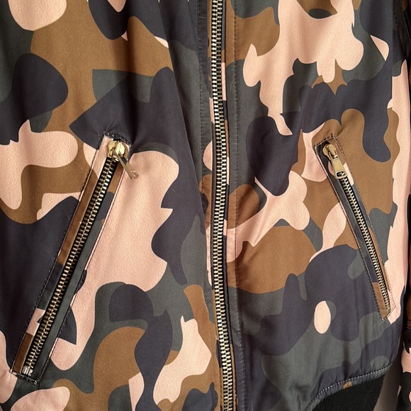 TopShop women’s pink and green camo print bomber jacket - Picture 2 of 4